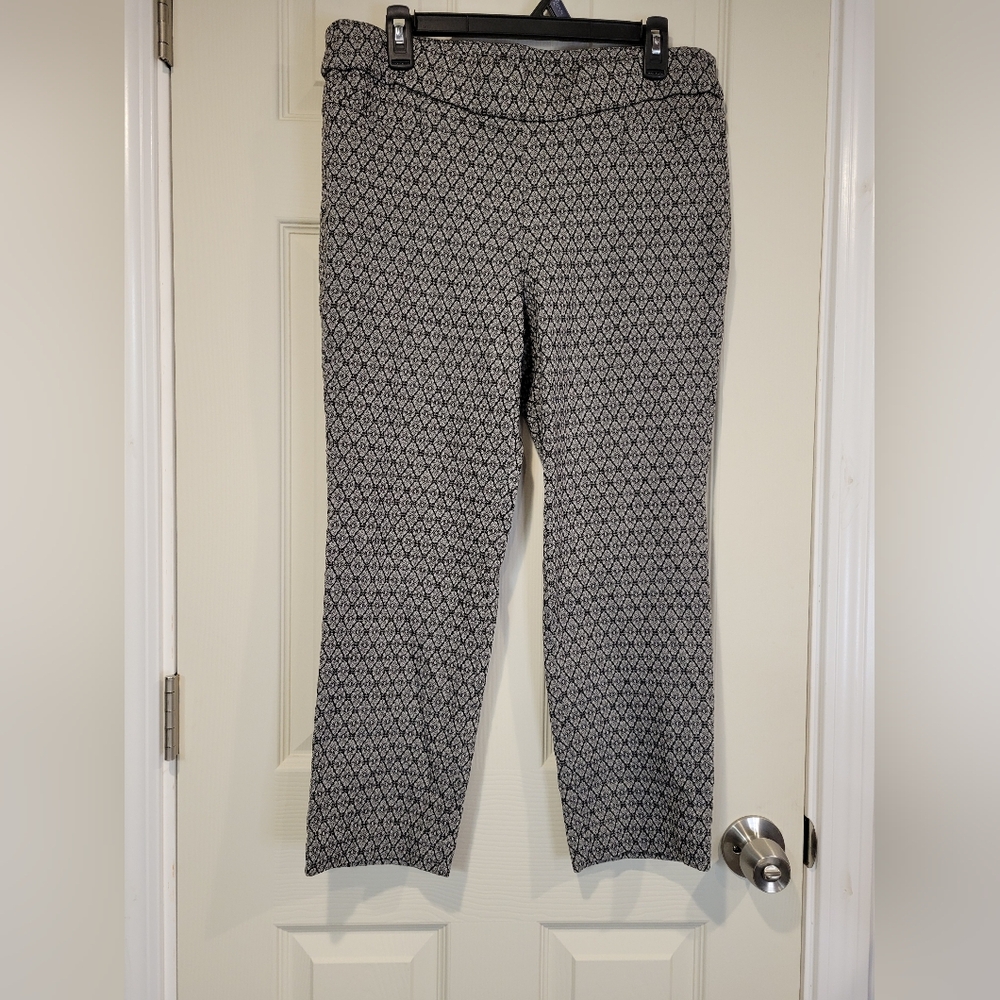 Briggs Petite 14PS Black White Geometric Diamond Stretch Ankle Capri Pants